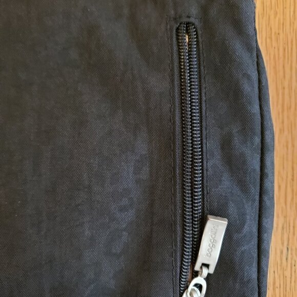 Beautiful Baggalini Bag - Picture 6 of 6